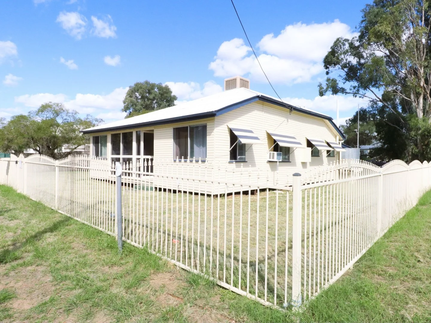 12 Bowen Street (1/14)