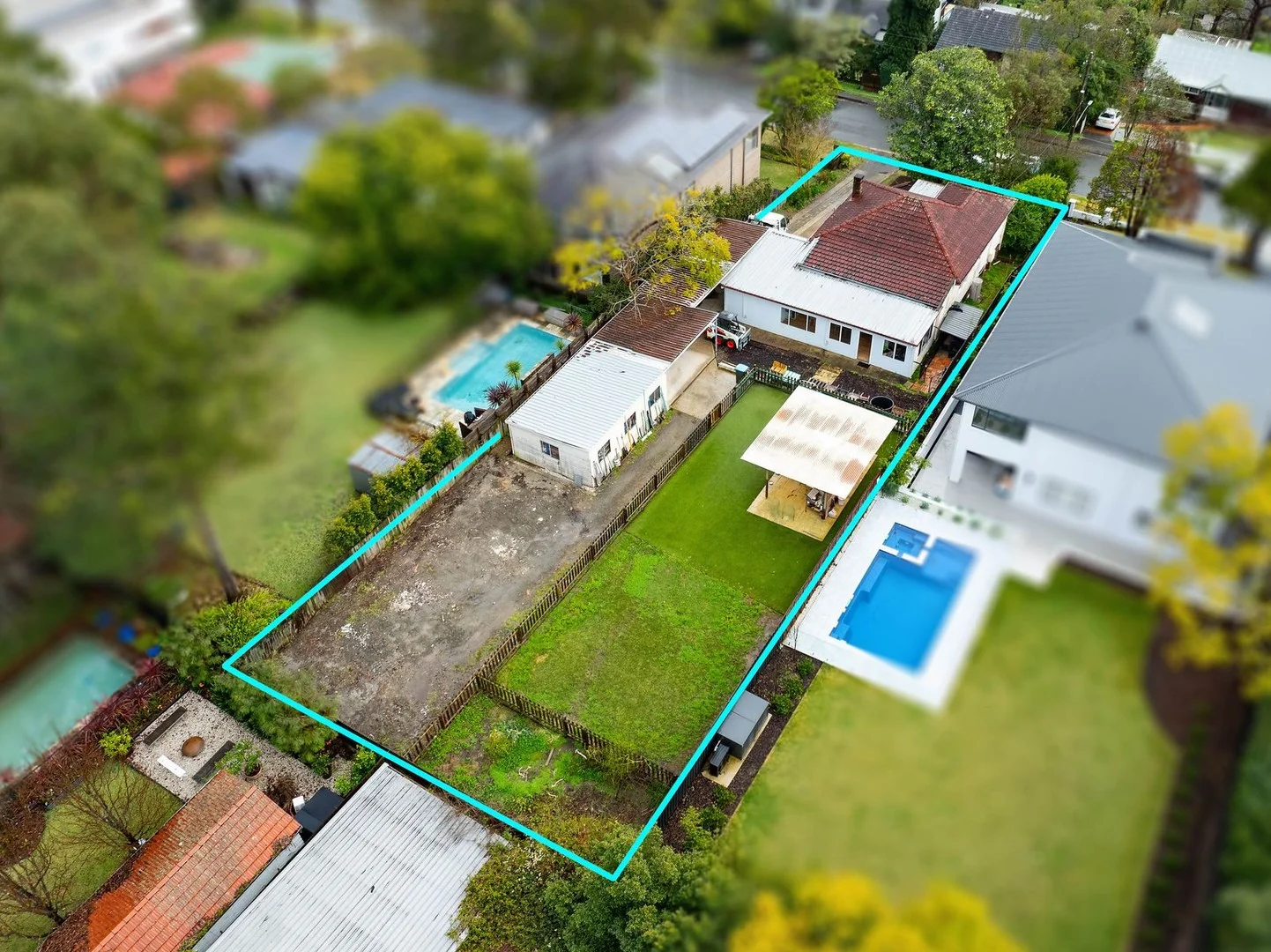 12 Canoon Road (1/1)