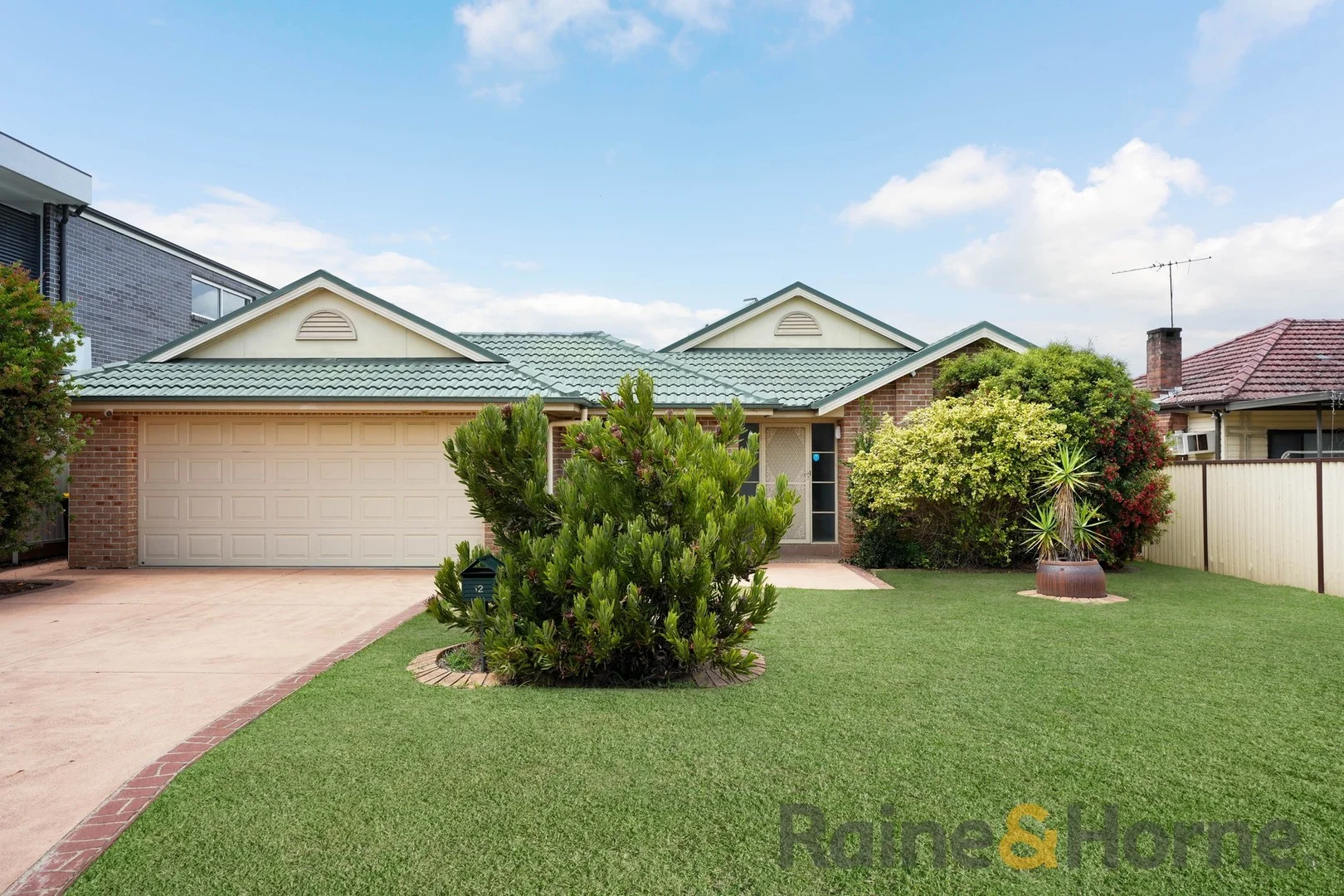 12 Cooper Avenue (1/1)