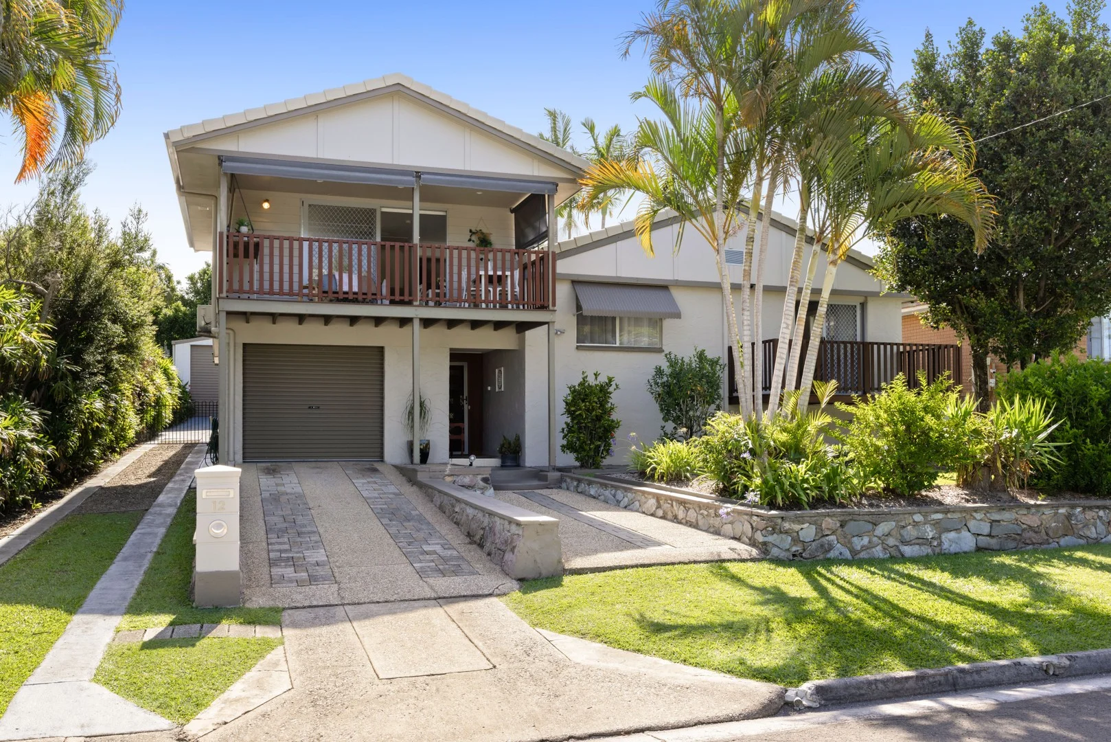 12 Eliza Way (1/18)
