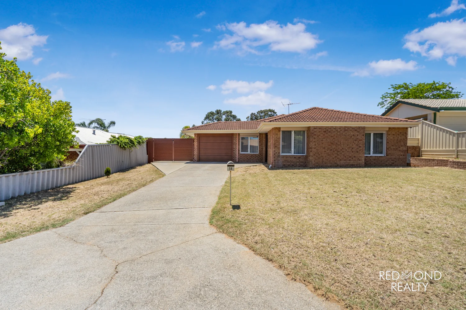 12 Eucumbene Crescent (1/23)