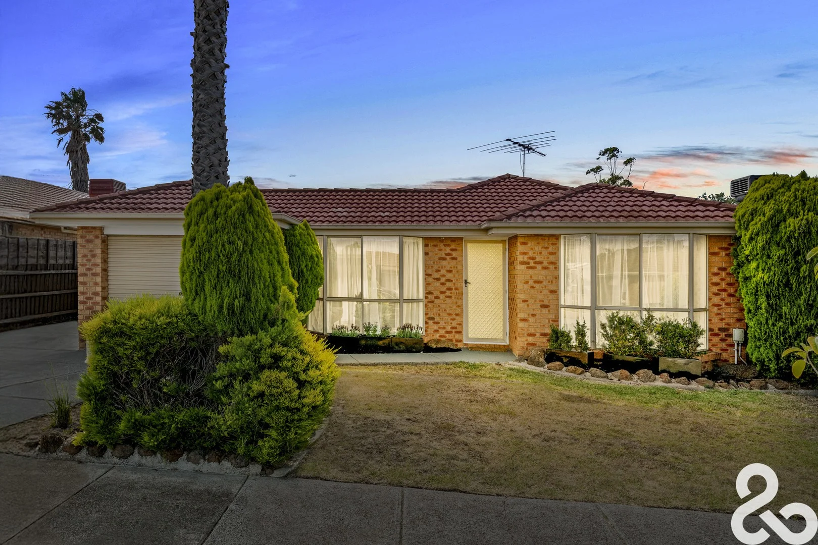 12 Gibbons Drive (1/15)