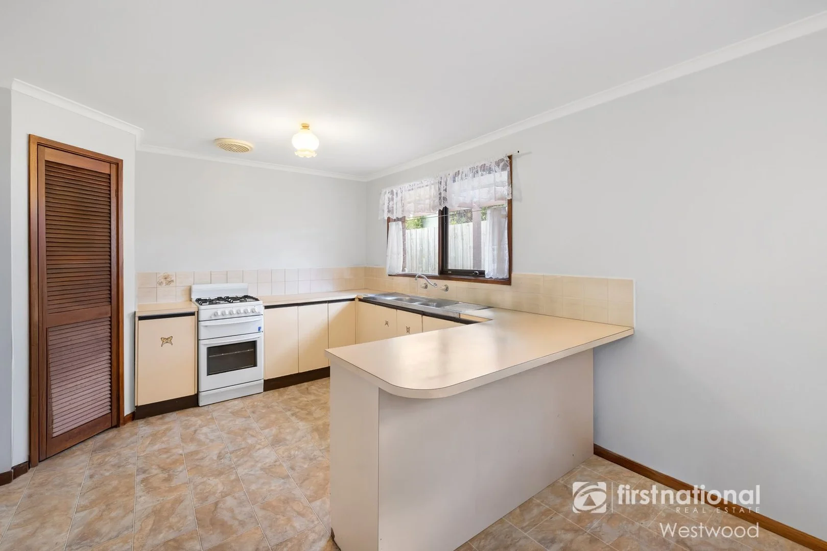 12 Gossamer Street (1/18)
