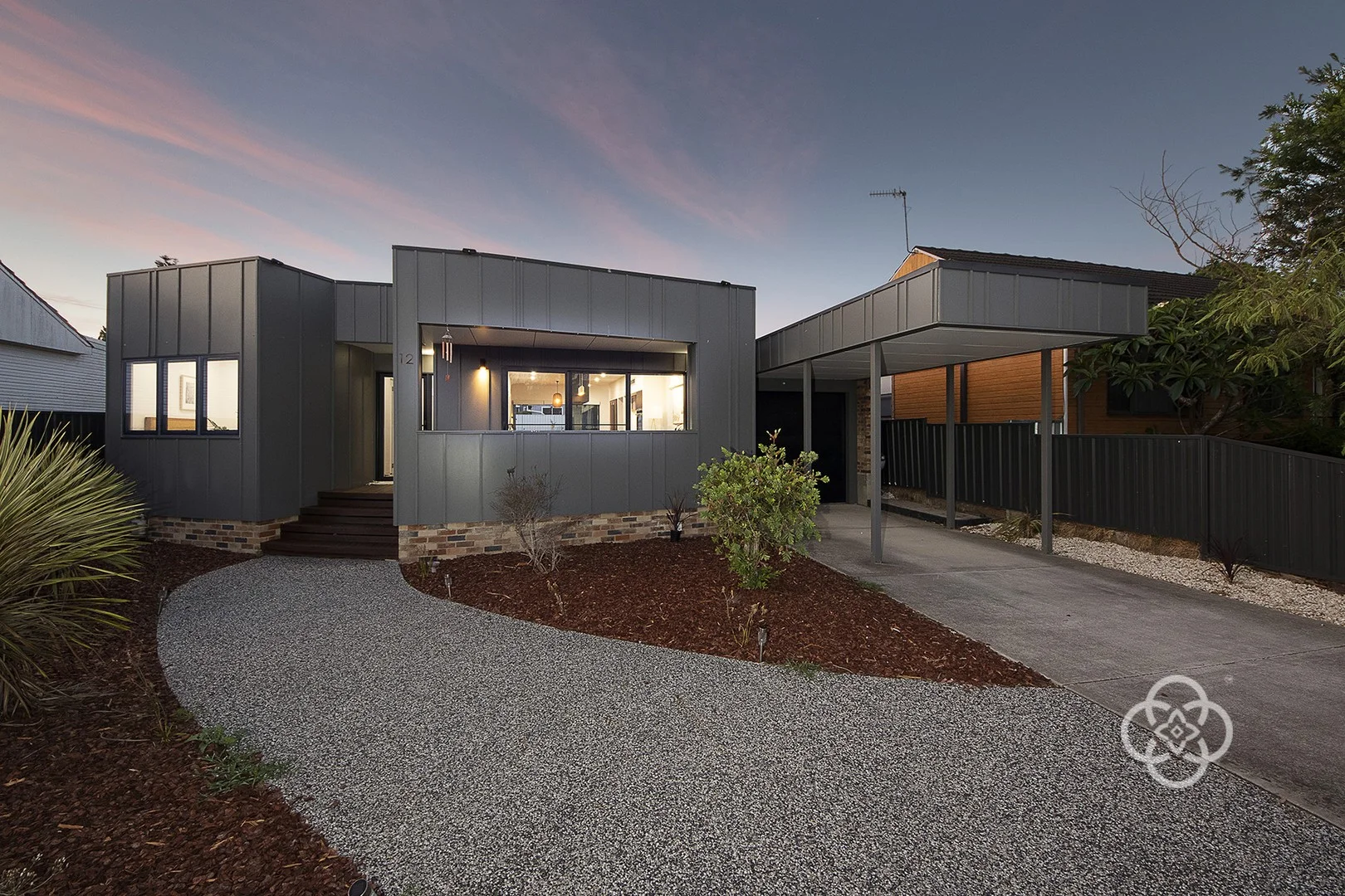 12 Inglis Street (1/29)