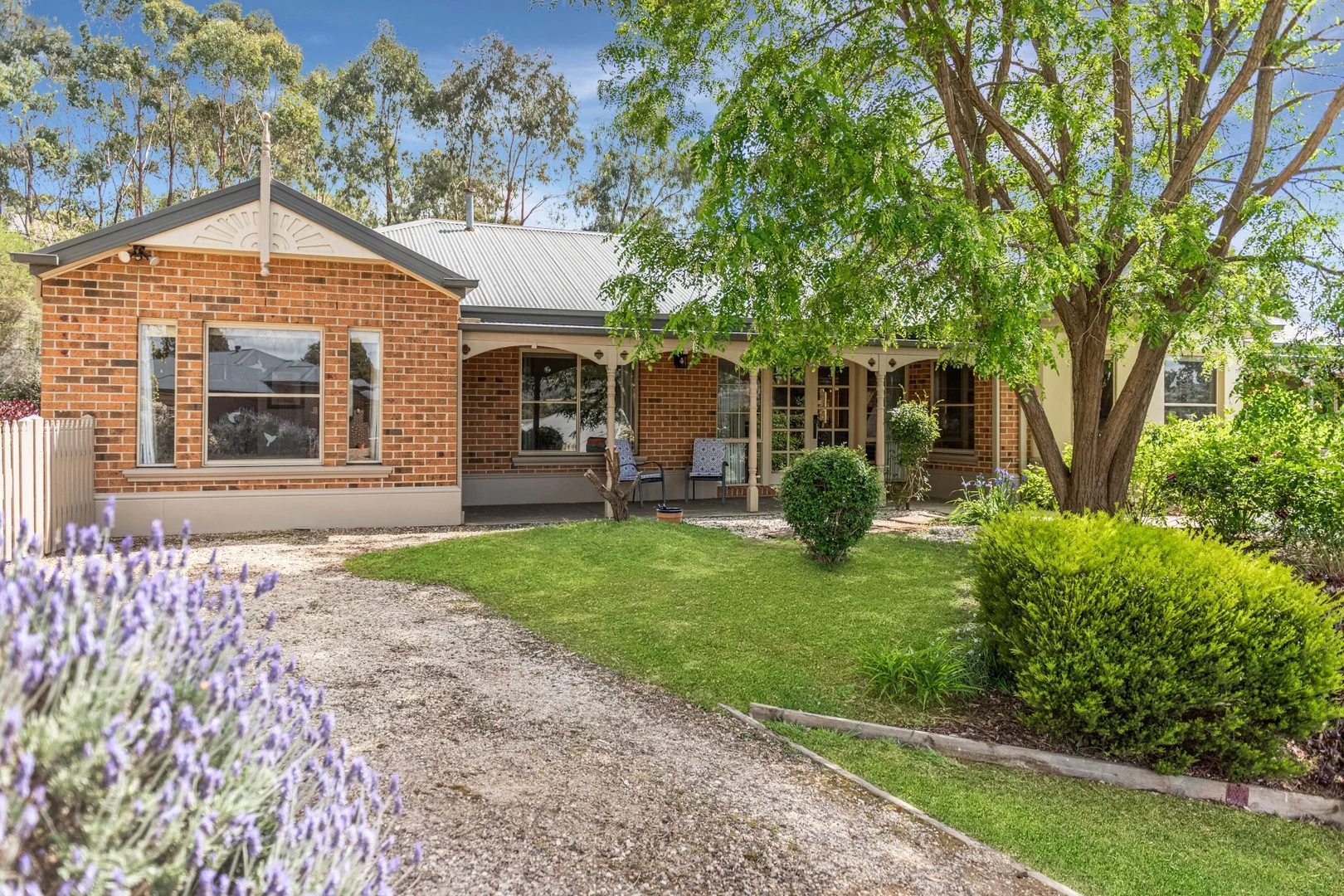 12 Lake View Drive (1/17)