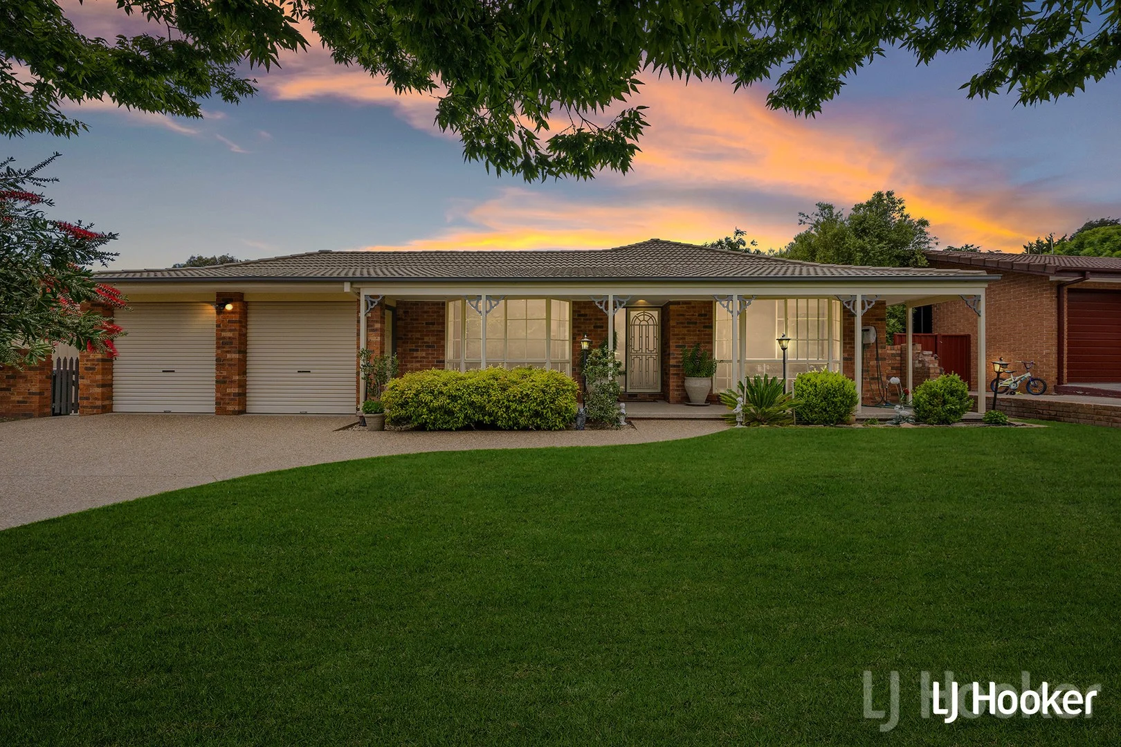 12 Majura Place (1/31)