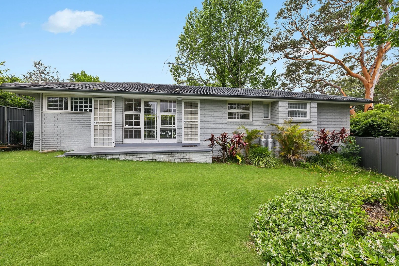 12 Marillian Avenue (1/15)