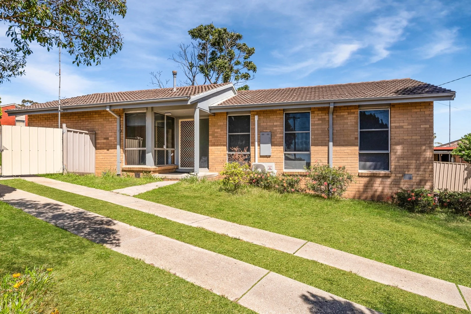 12 Moody Court (1/12)