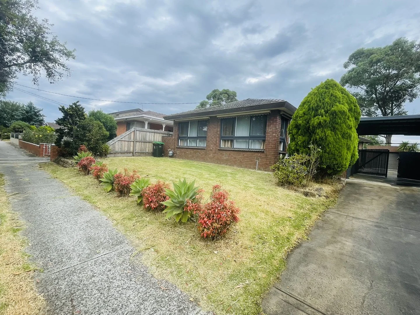 12 Narmara St (1/11)