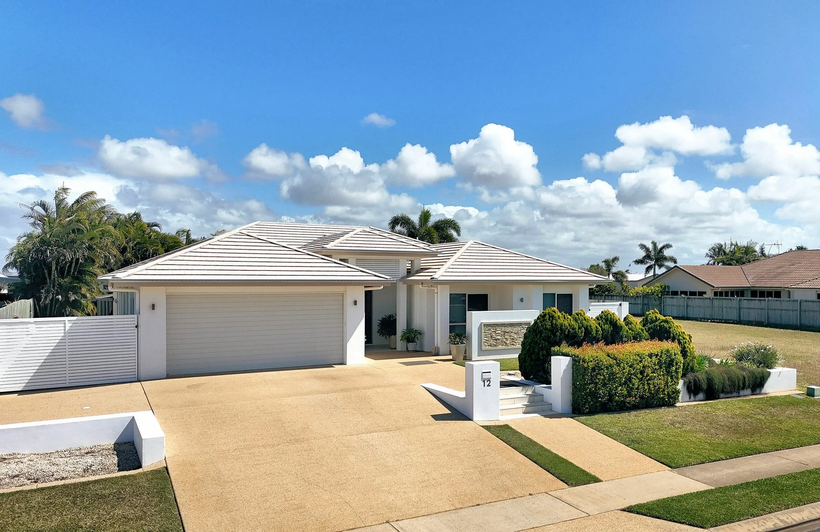 12 Panoramic Way (1/37)