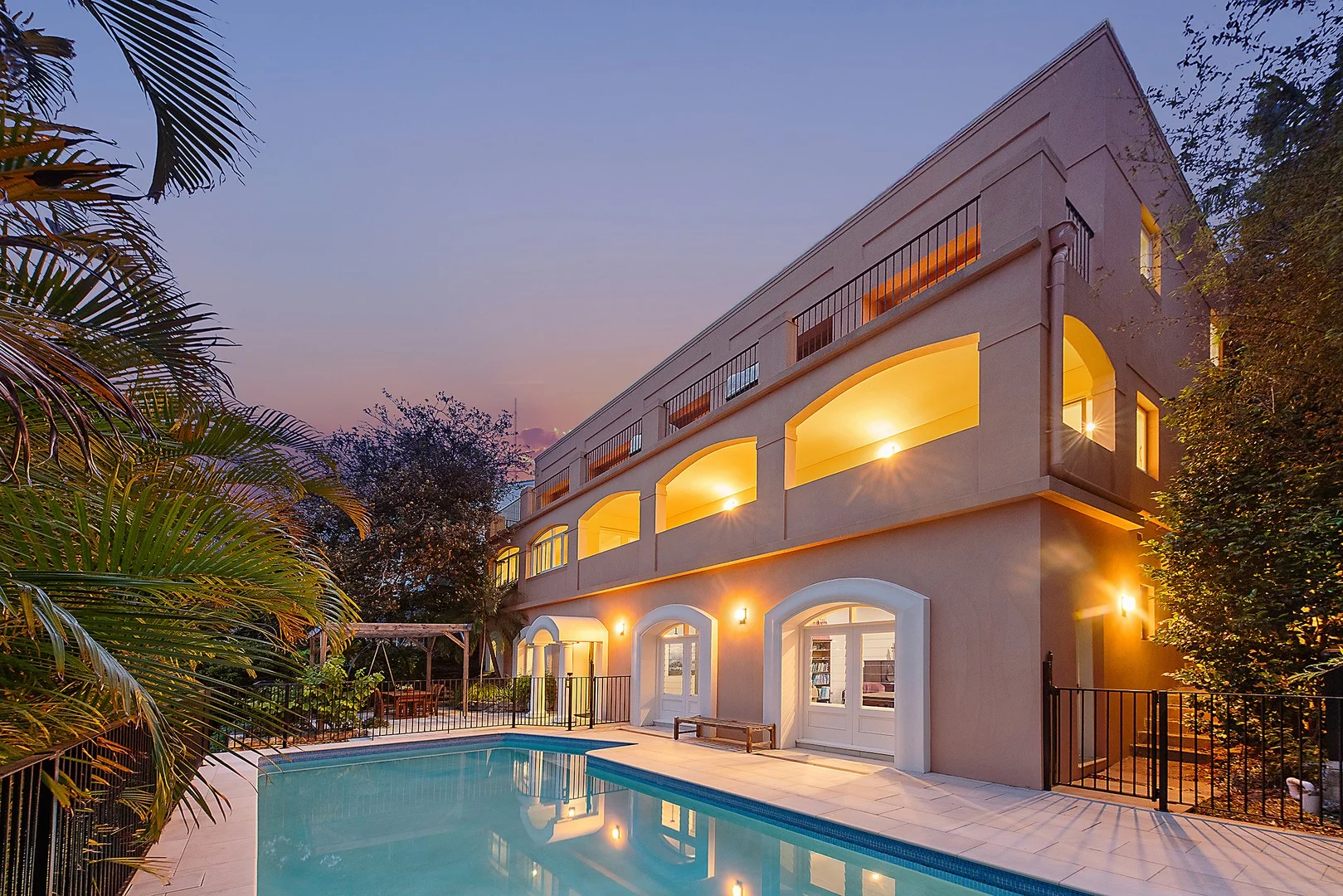 12 Rembrandt Drive (1/18)