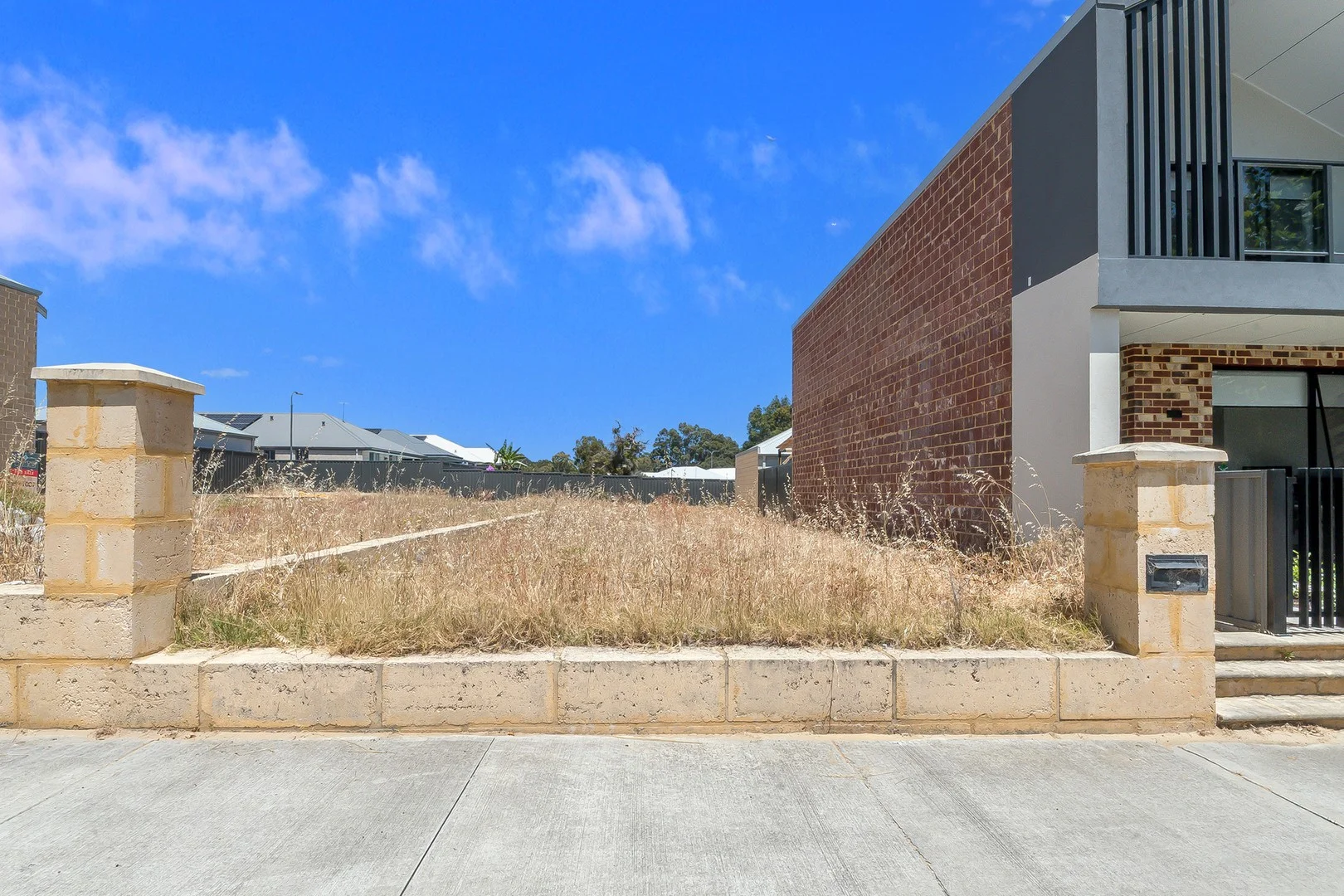 12 Research Avenue (1/15)