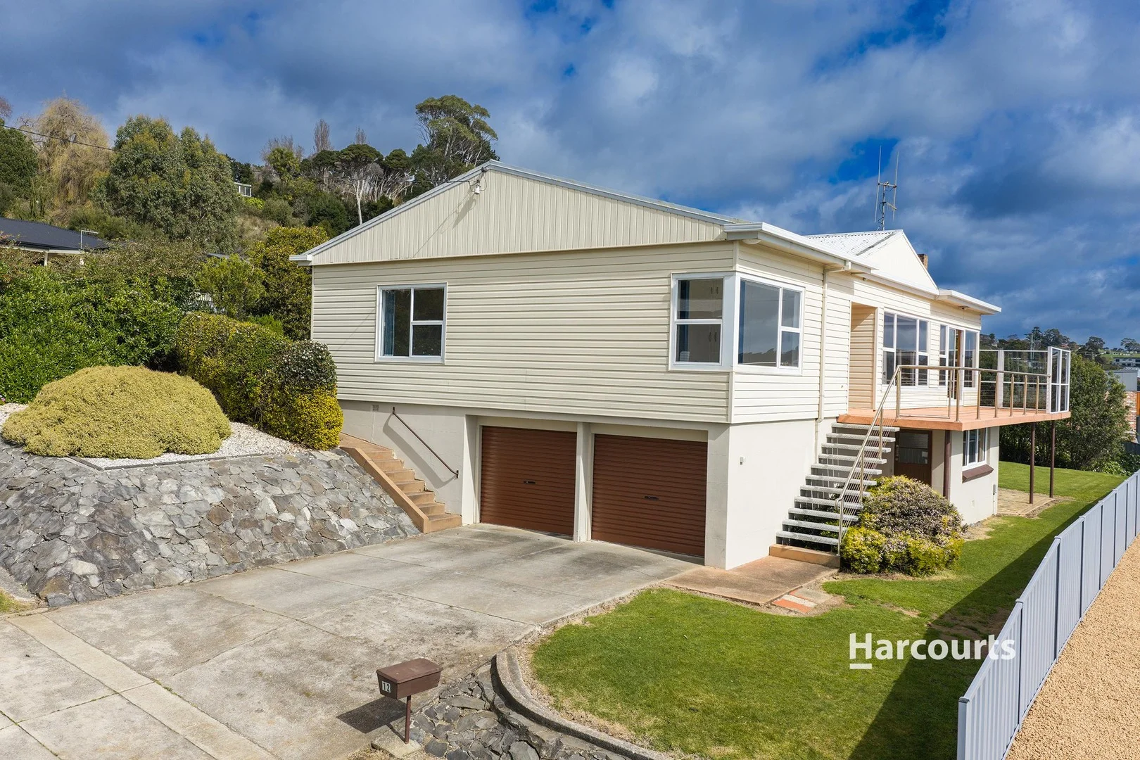 12 Seaside Crescent (1/32)