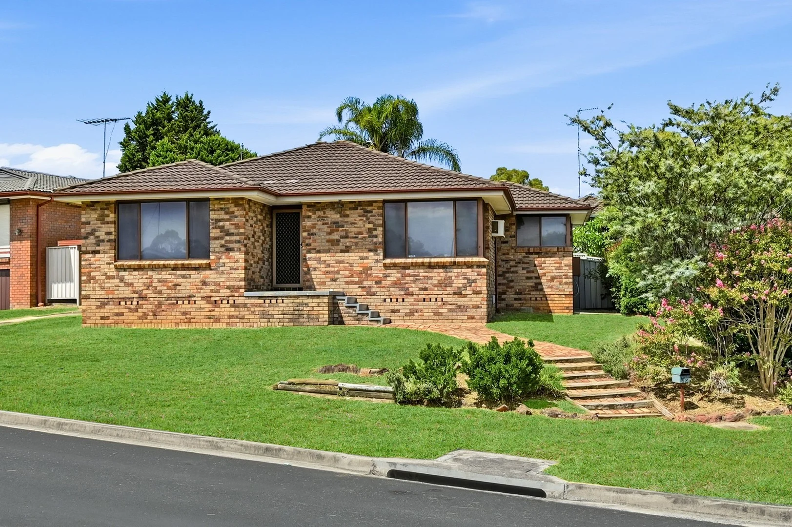 12 Sydney Place (1/11)