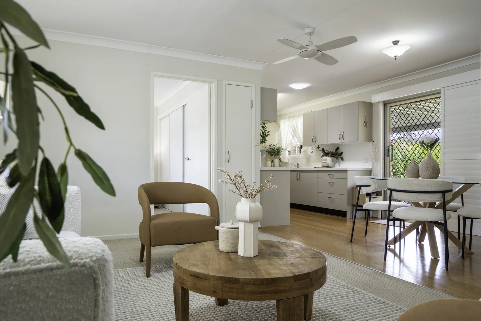 12 Thornburgh Street - Image 2
