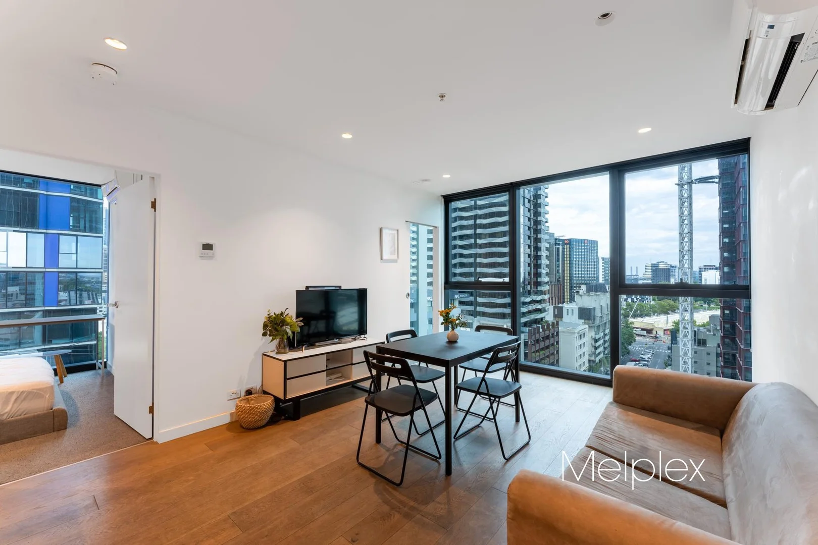 1207/462 Elizabeth Street (1/18)