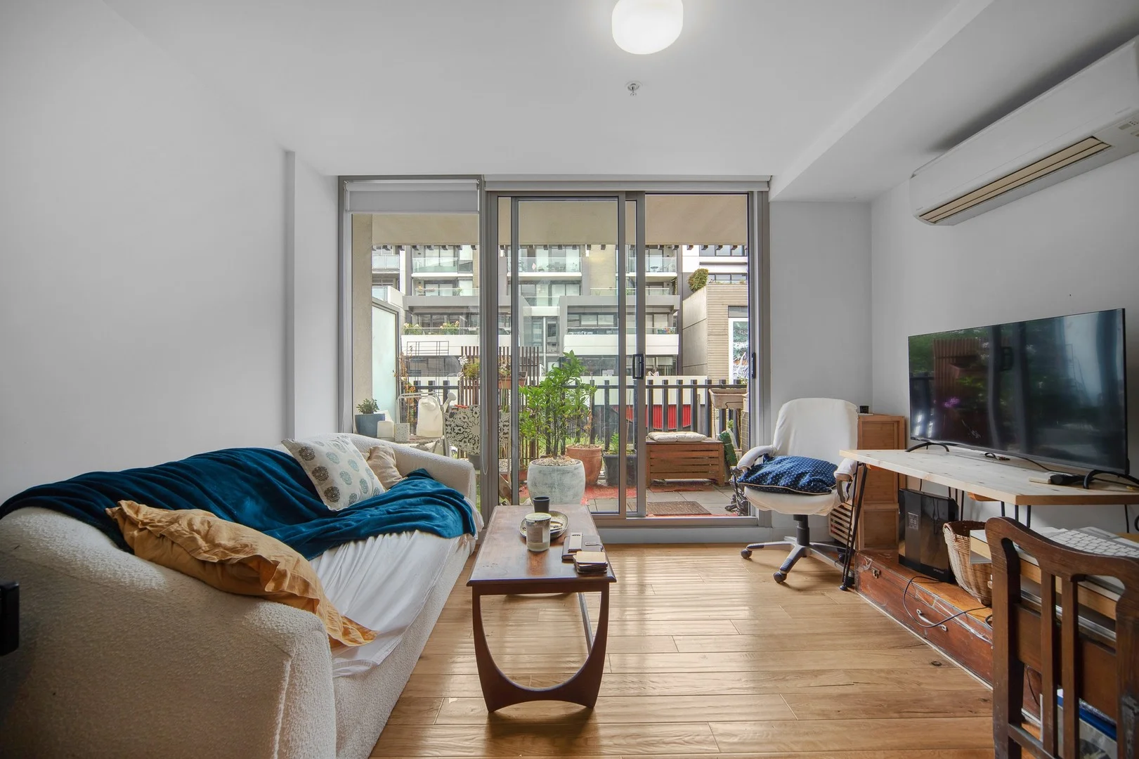 121/70 Nott Street (1/12)