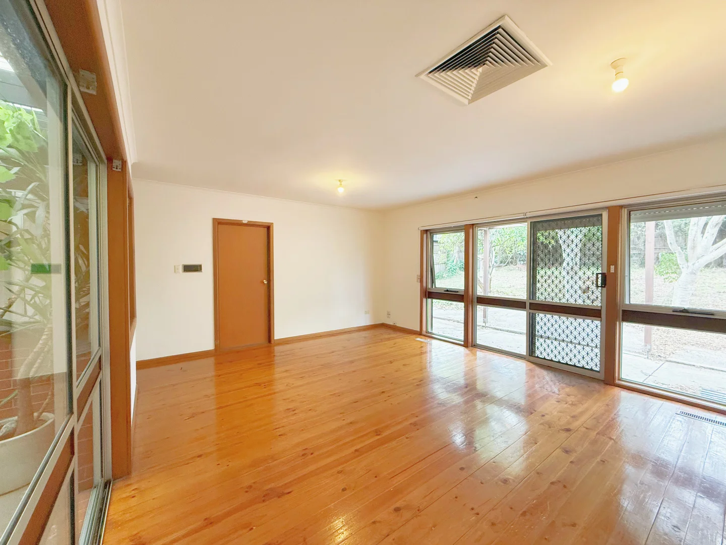 121 James Street - Image 4