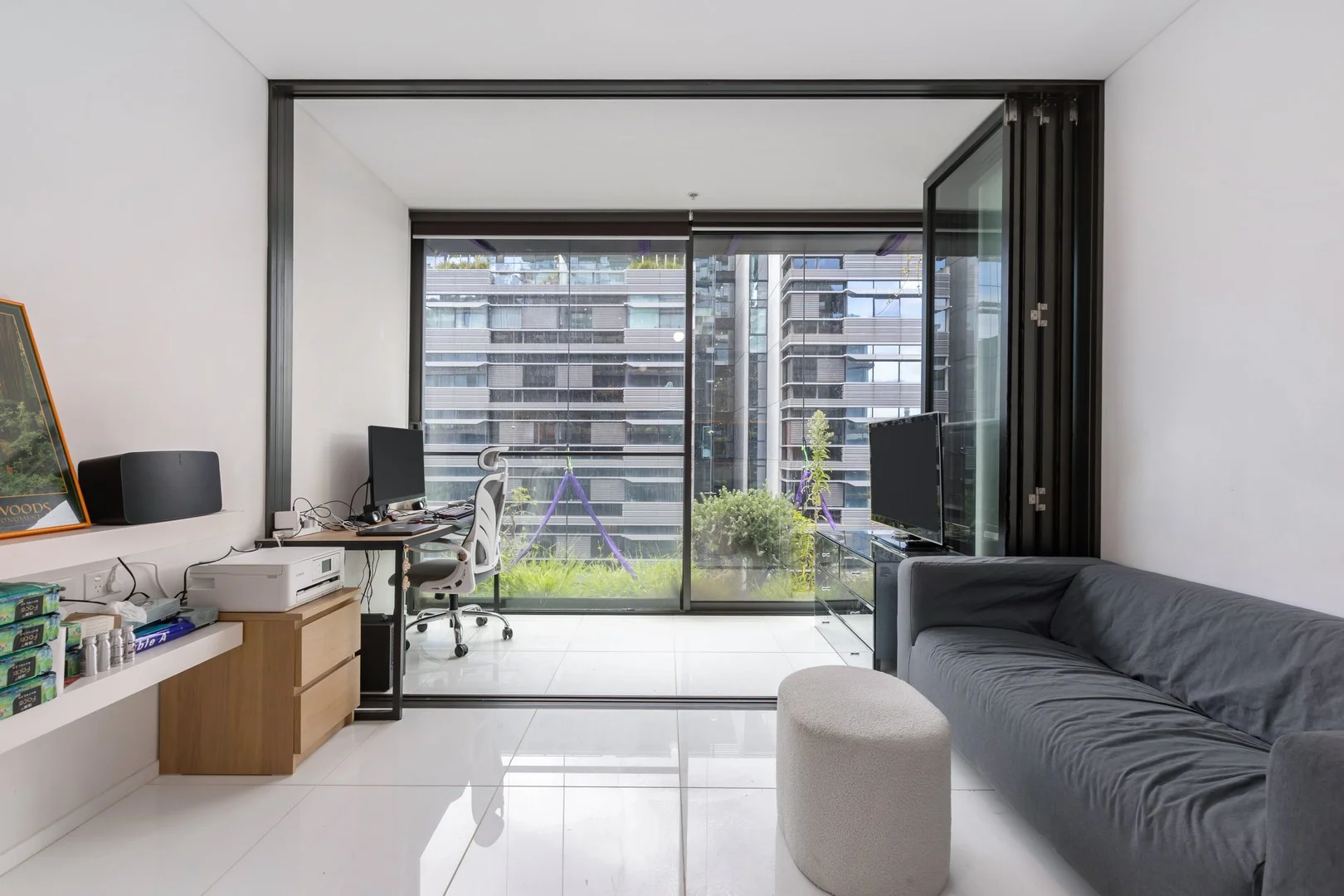 1212/2 Chippendale way (1/1)