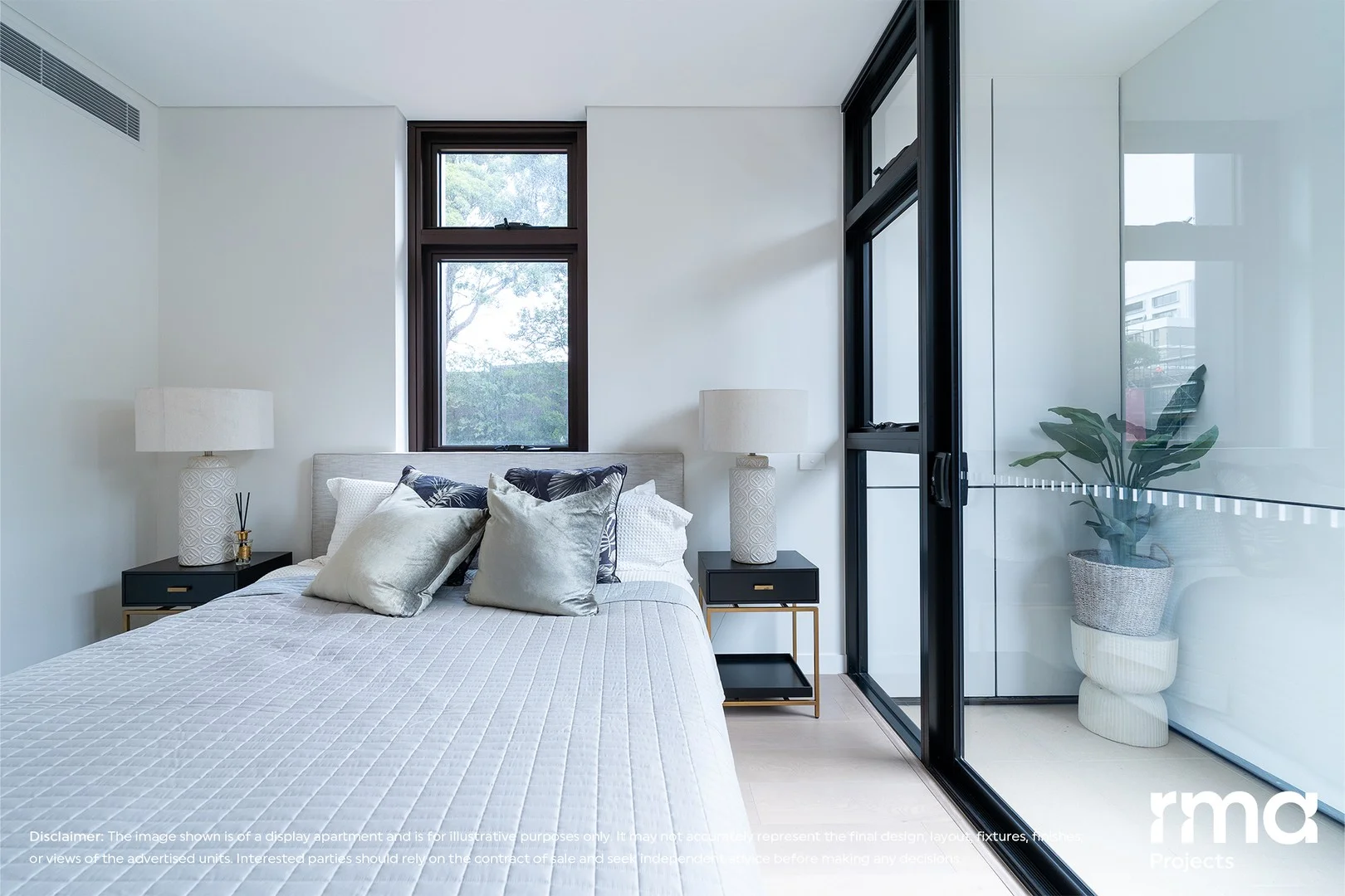 126/57 Ashmore Street (1/8)