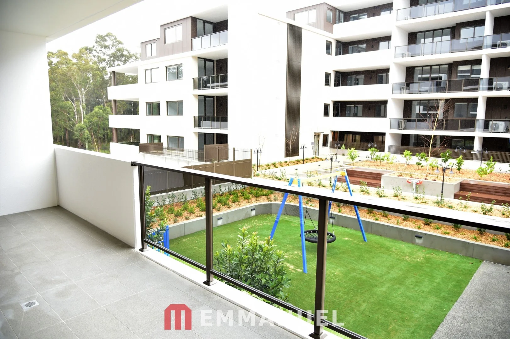 127/129B Jerralong Drive (1/7)