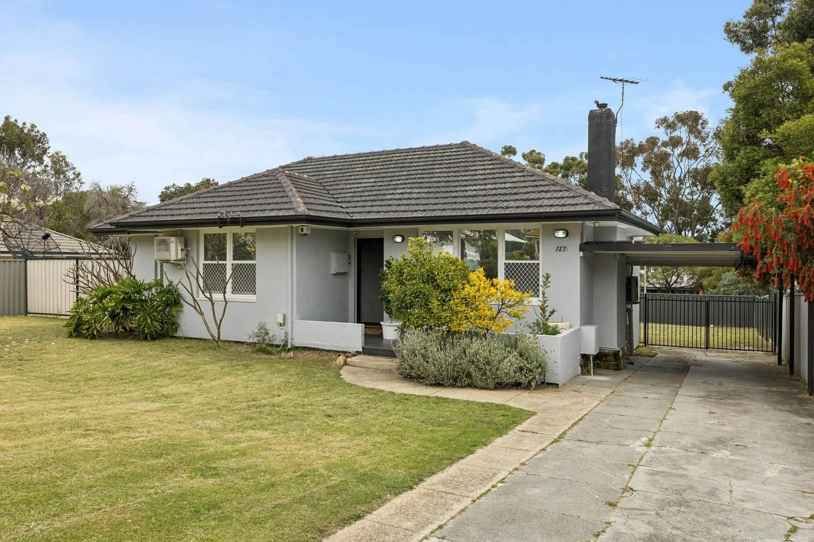 127 Devenish Street (1/28)