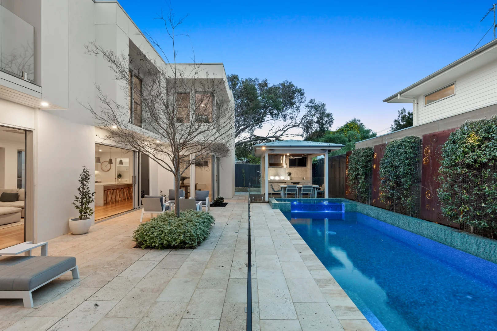 128 Field Street South - Image 4
