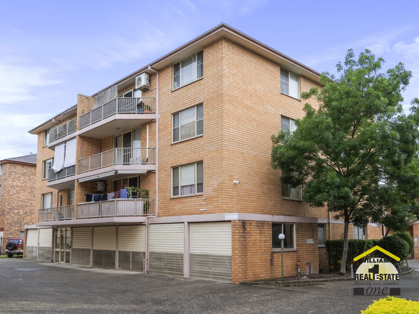 129/1 Riverpark Drive (1/1)