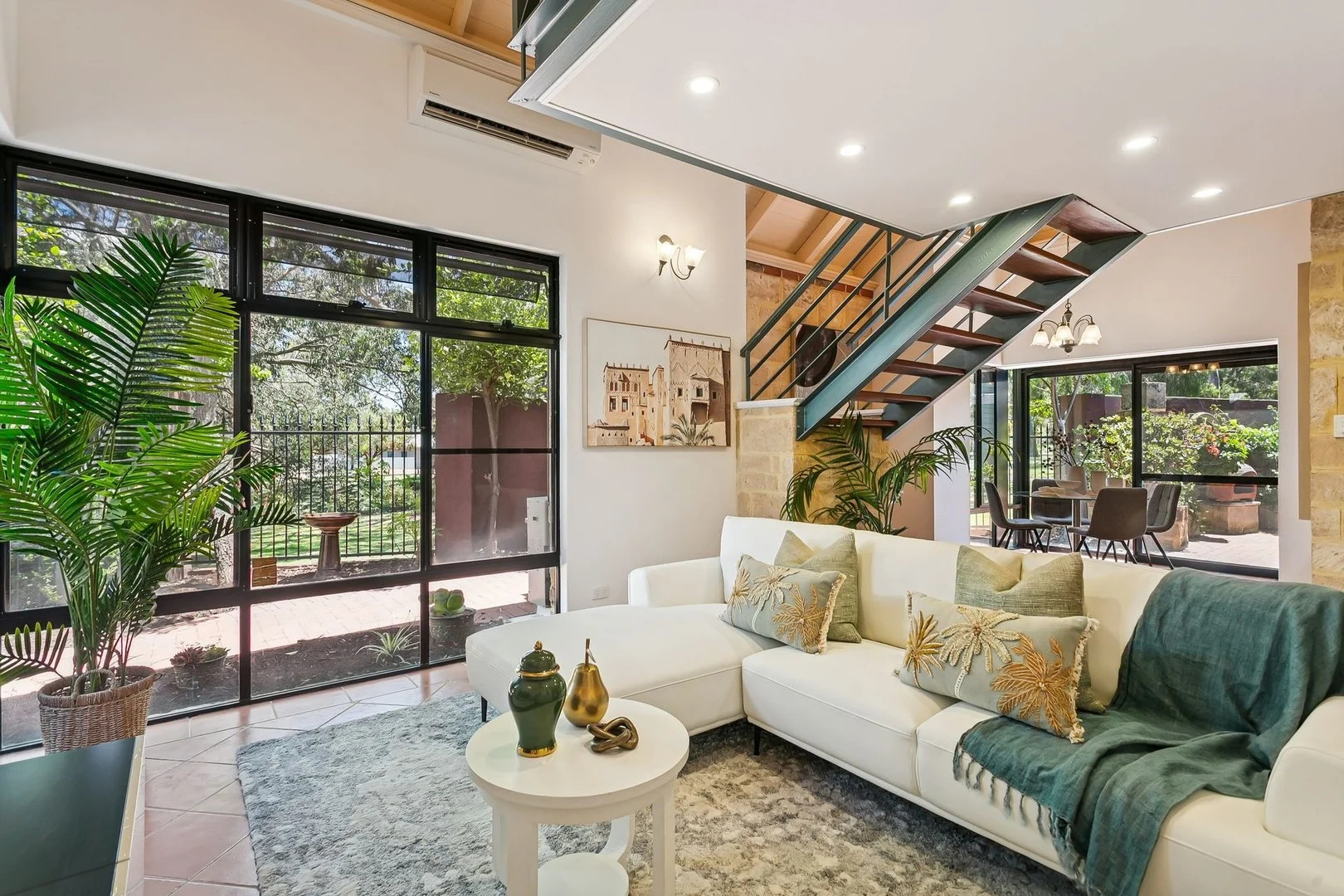 12a Nicholl Street (1/38)