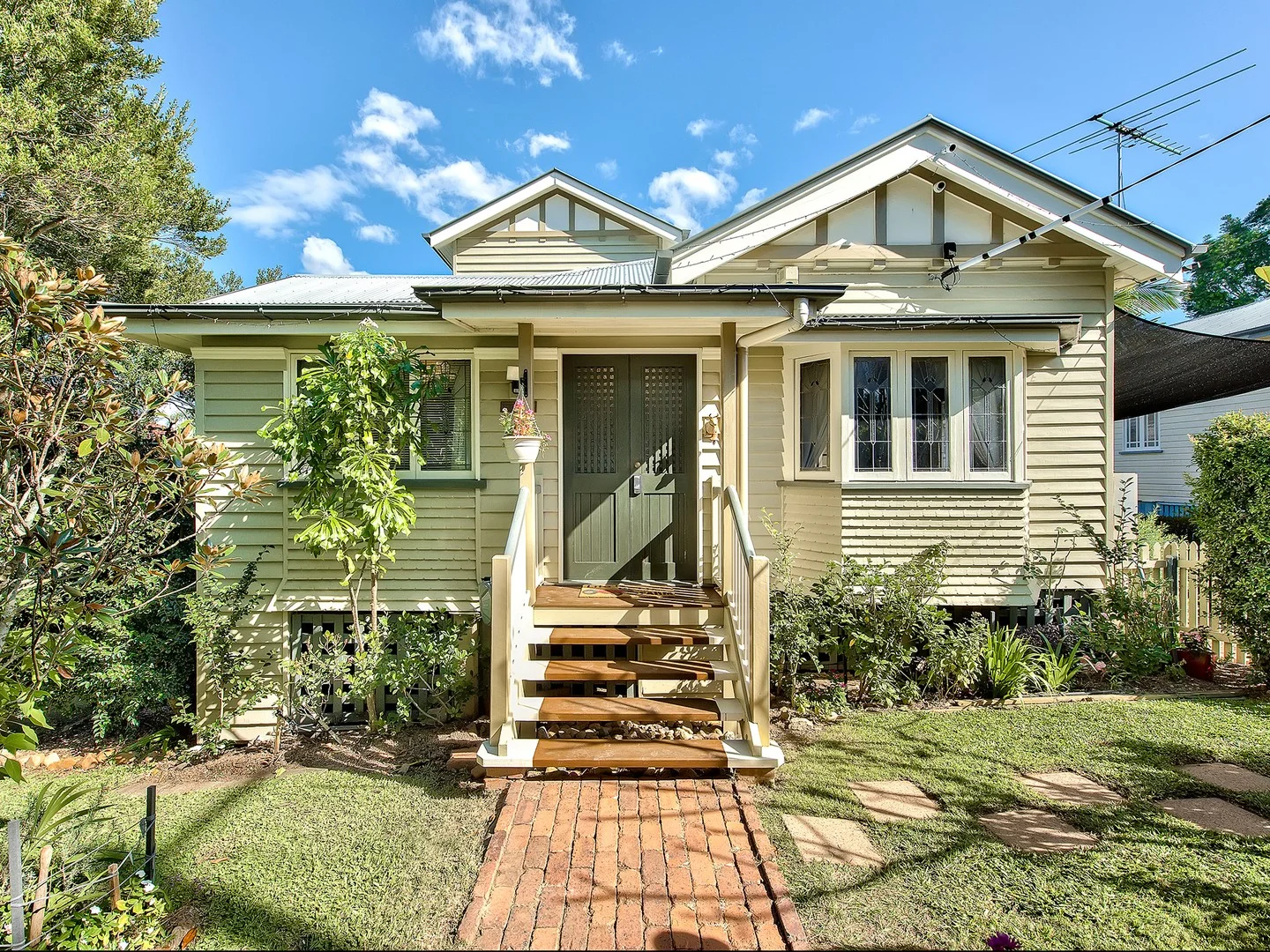 13-15 Emma Street (1/1)