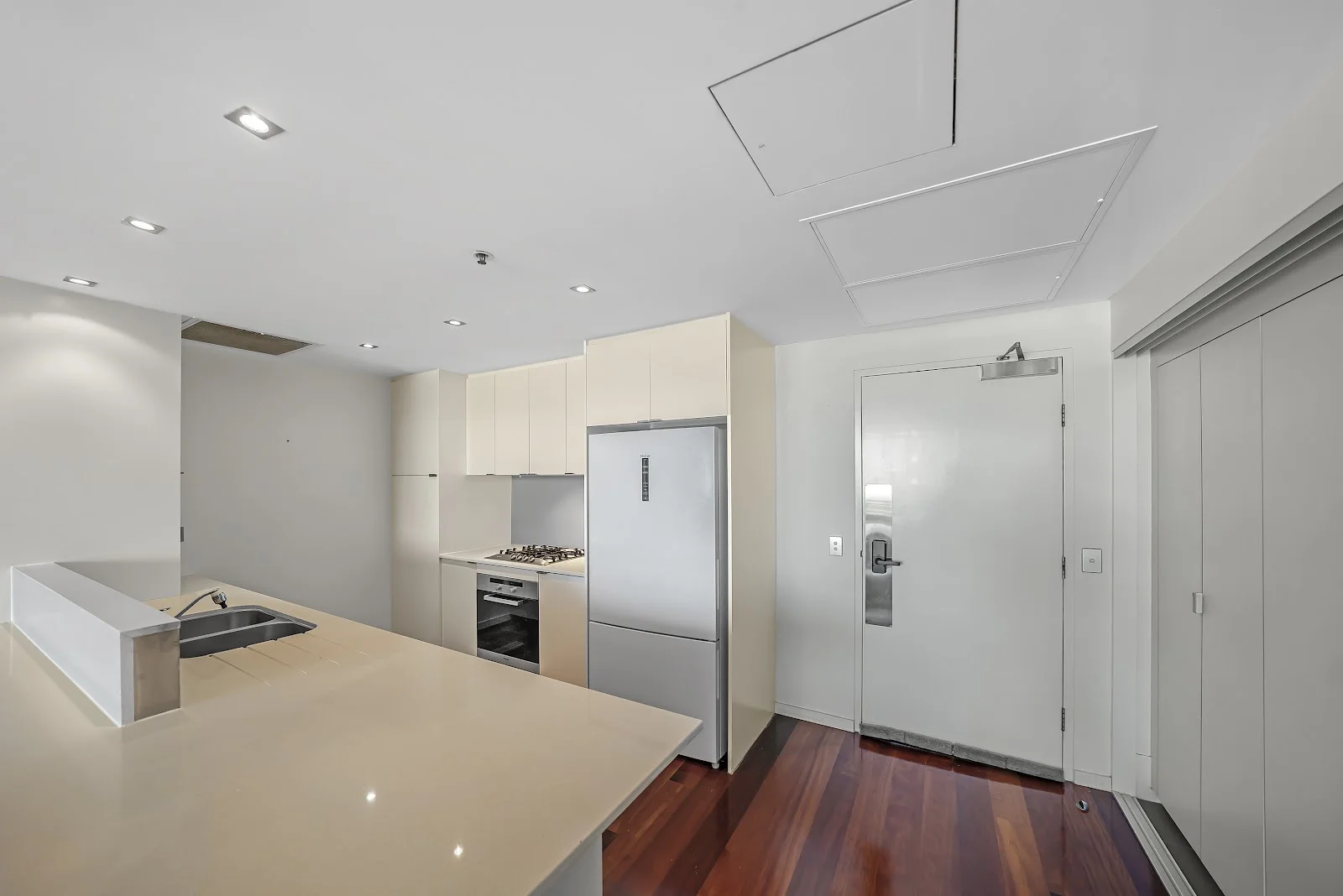 13/2-6 Pandanus Parade - Image 2
