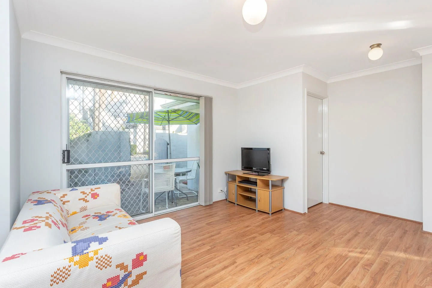 13/2 Waterway Court (1/14)