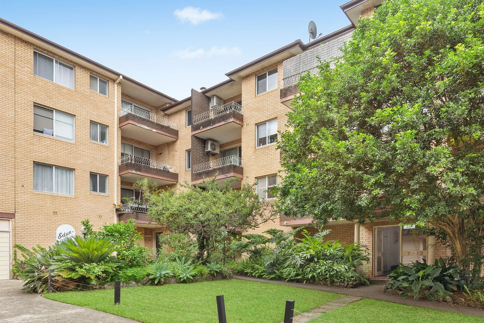 13/26A Wolli Creek Road (1/6)