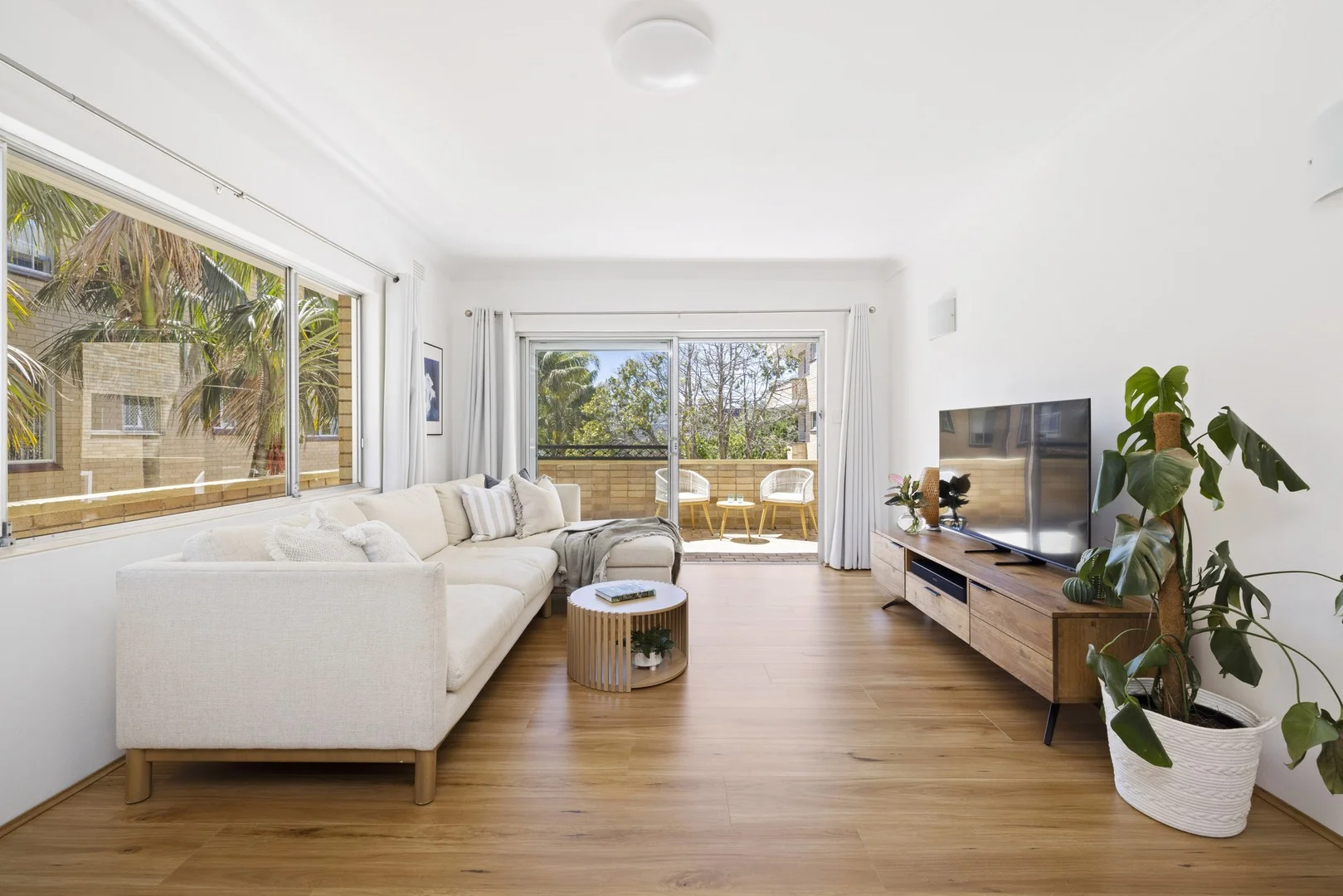 13/749 Pittwater Road (1/16)