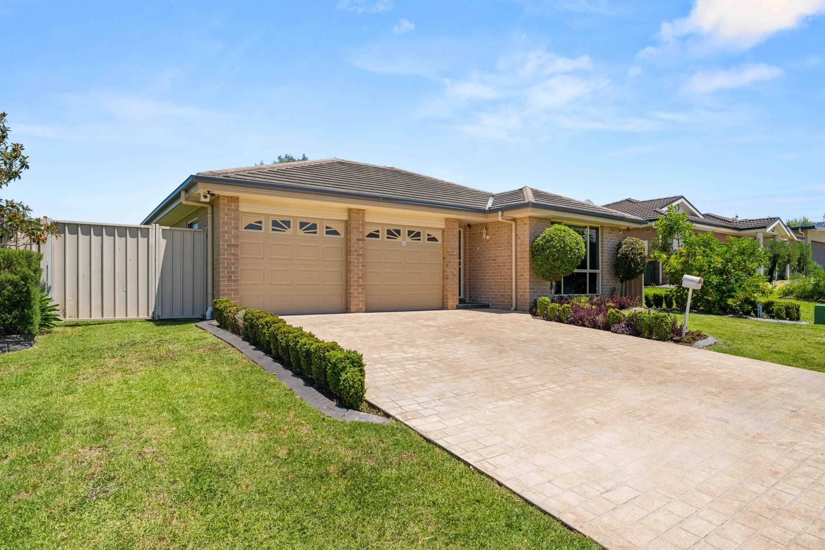 13 Almondbark Road (1/21)