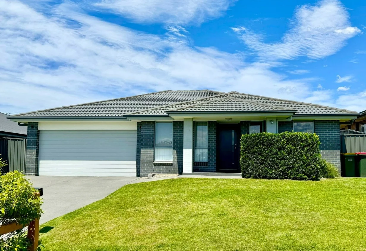 13 Arrowfield Street (1/14)