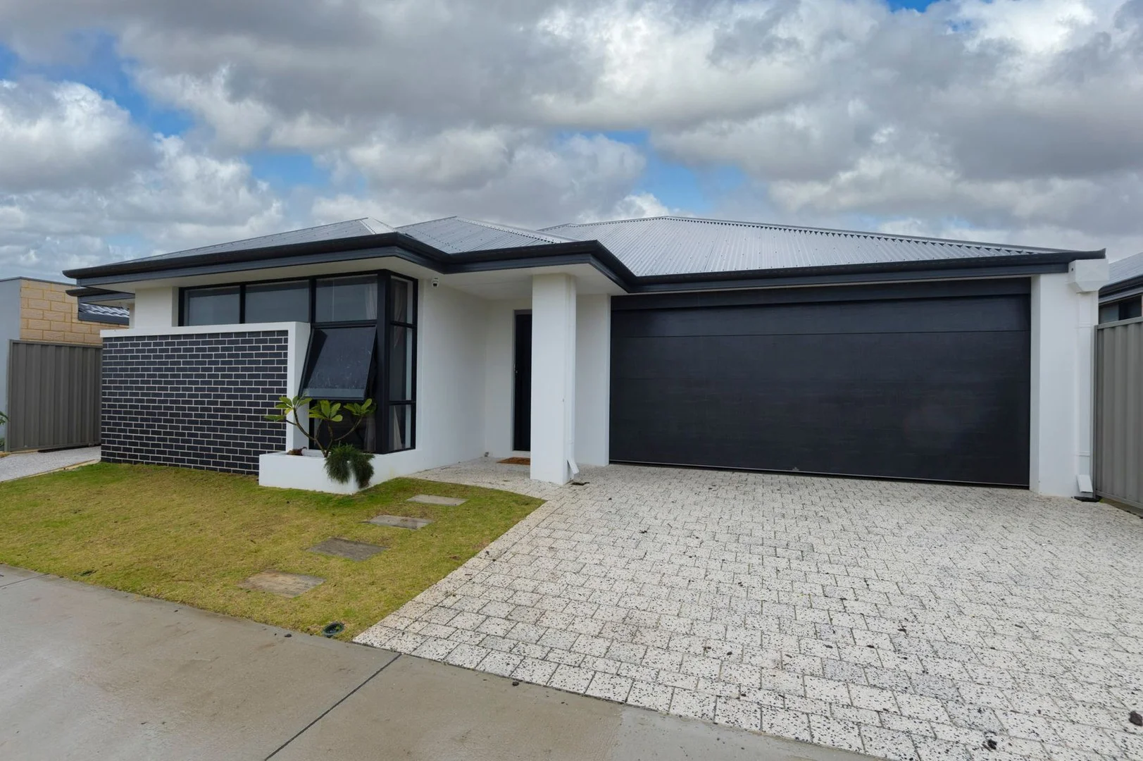 13 Aureolin Road (1/27)