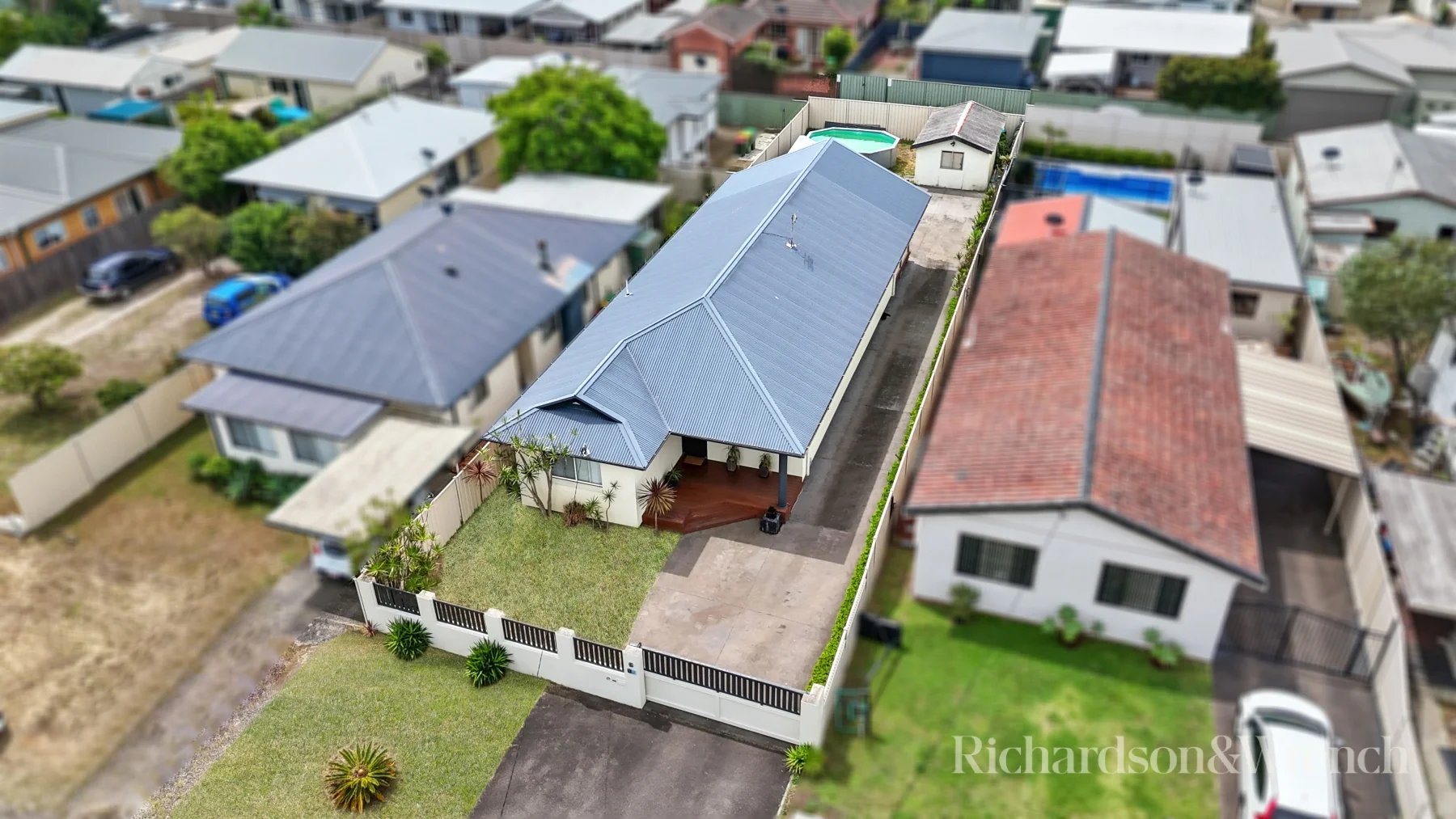13 Birdwood Avenue (1/19)