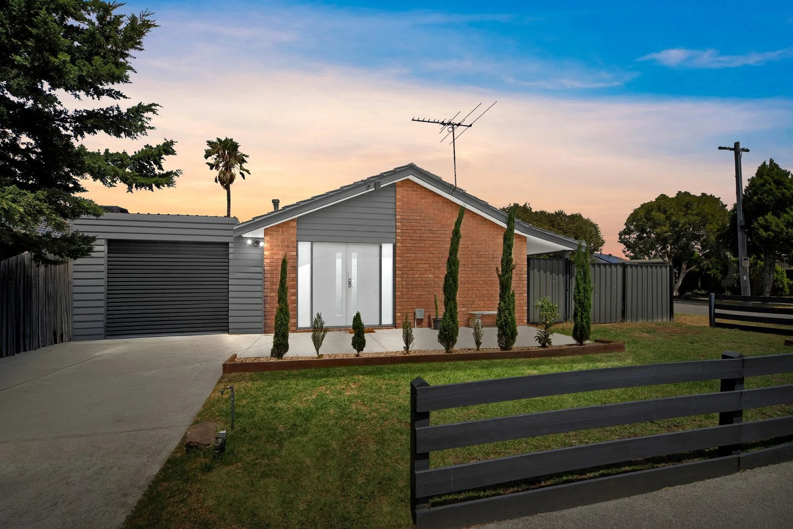 13 Bower Drive (1/12)