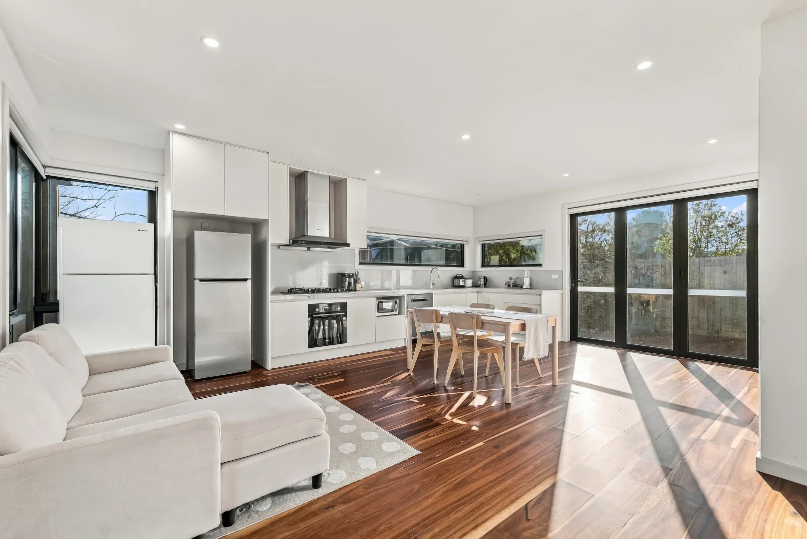 13 Columbia Street - Image 2