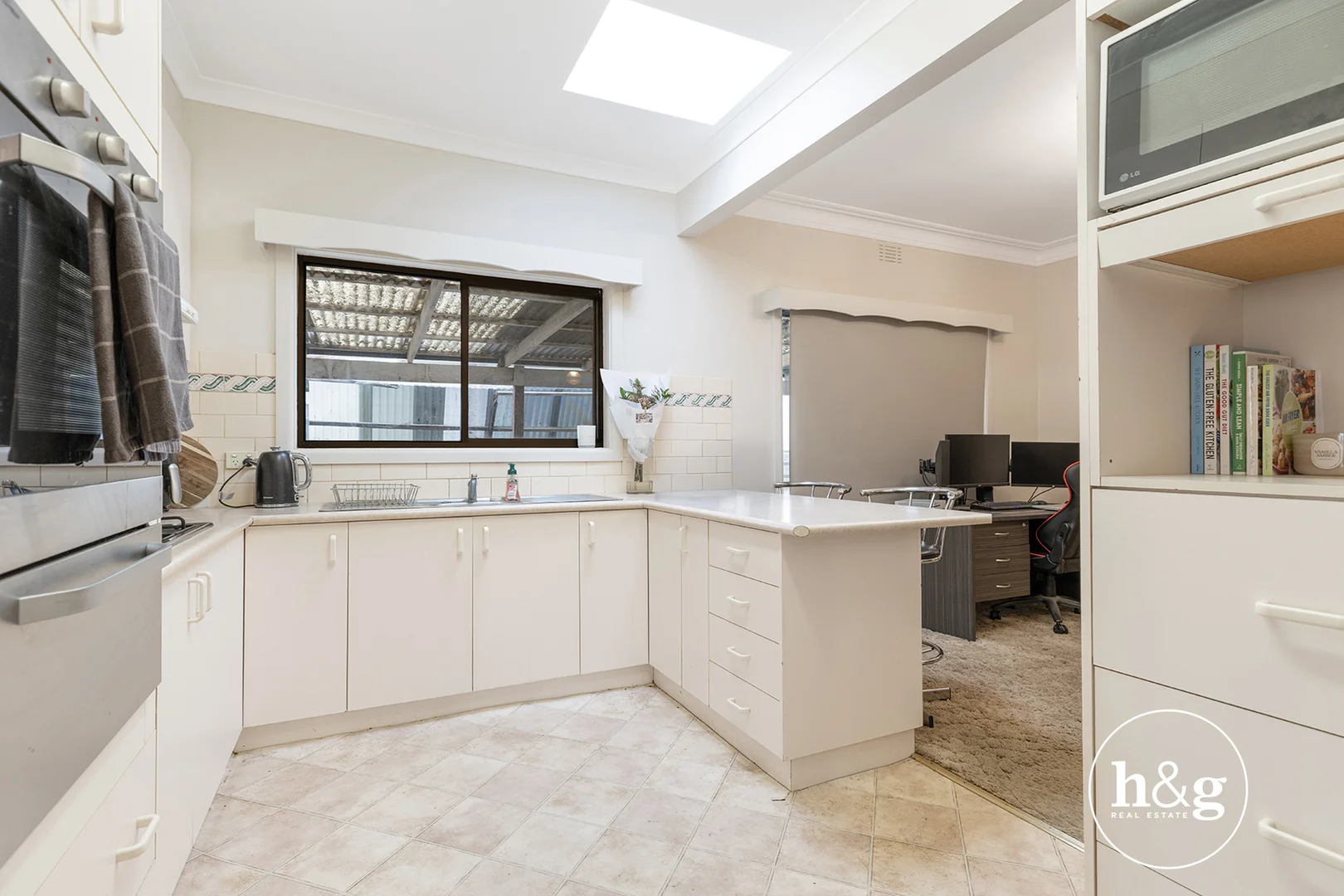 13 Cox Avenue - Image 3