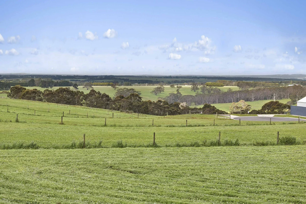 13 Kirriemuir Court - Image 2