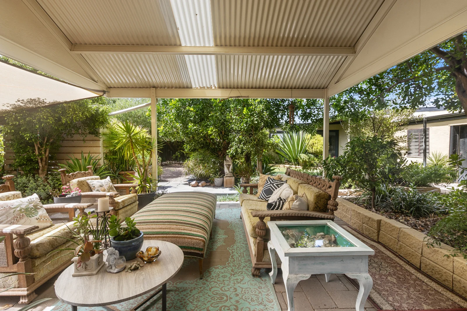 13 Olive Parade - Image 4