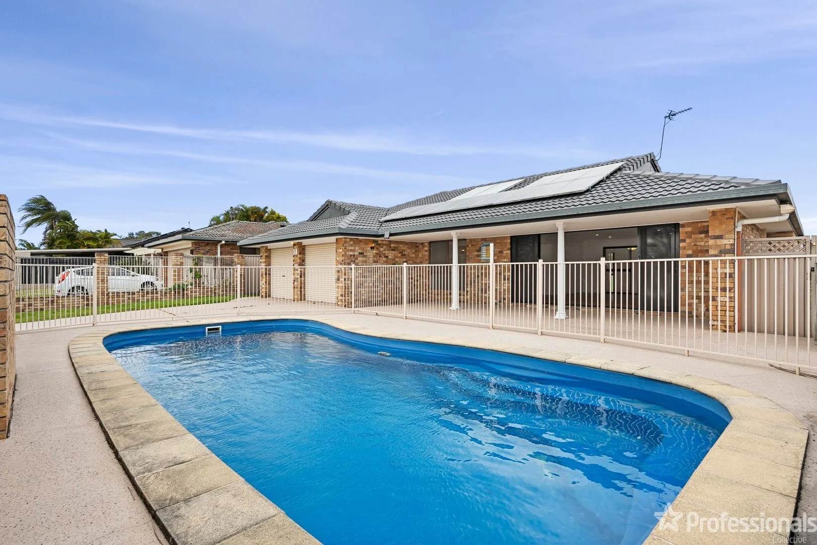 13 Redleaf Court (1/17)