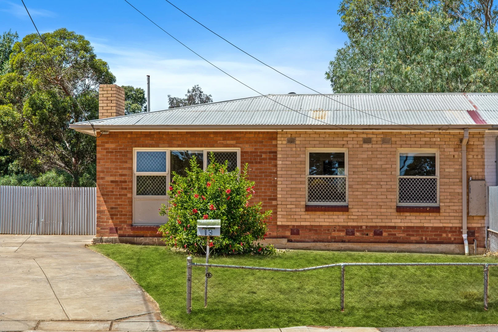 13 Stocklinch Crescent (1/1)