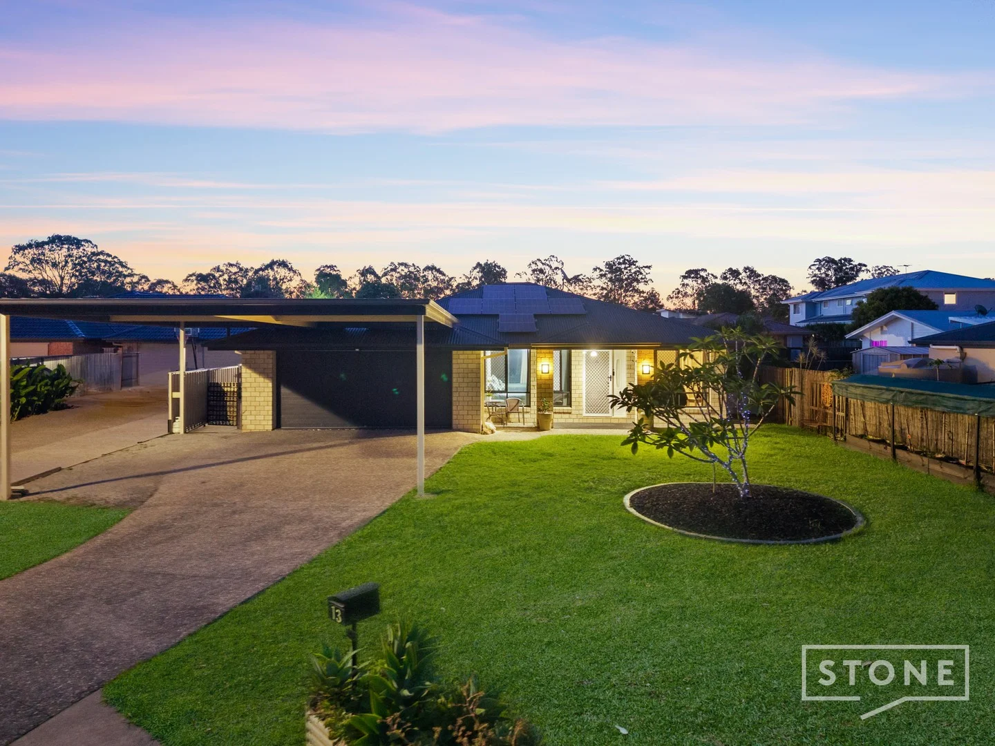 13 Sueinnes Street (1/22)