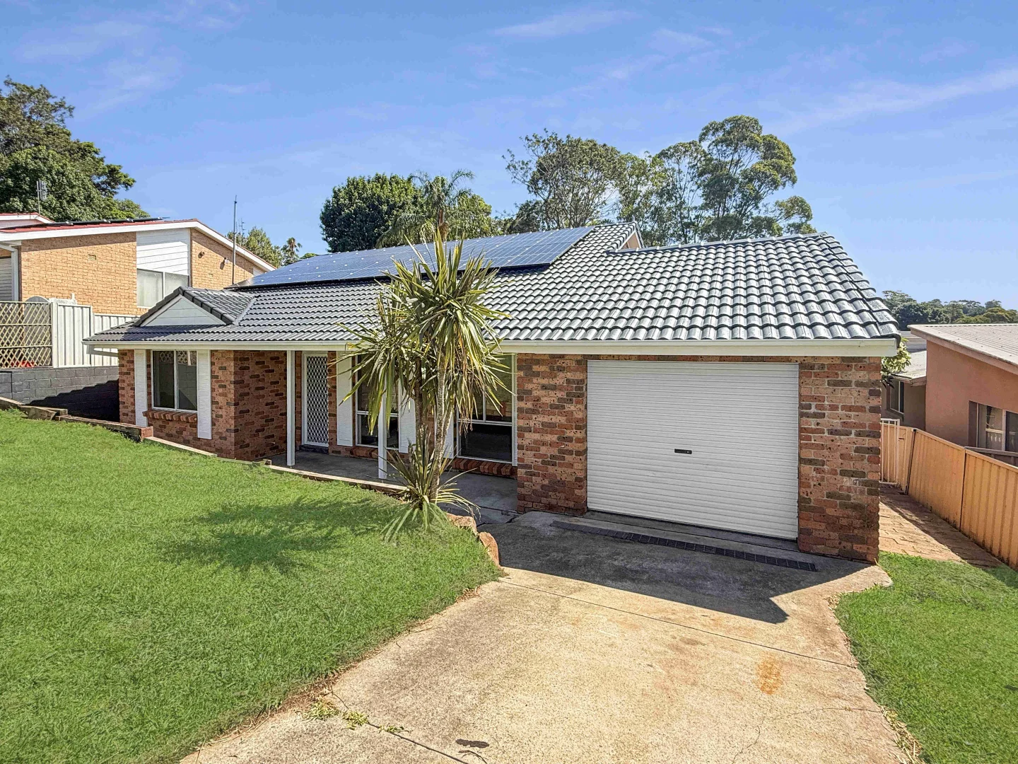 13 Tarrant Avenue (1/12)