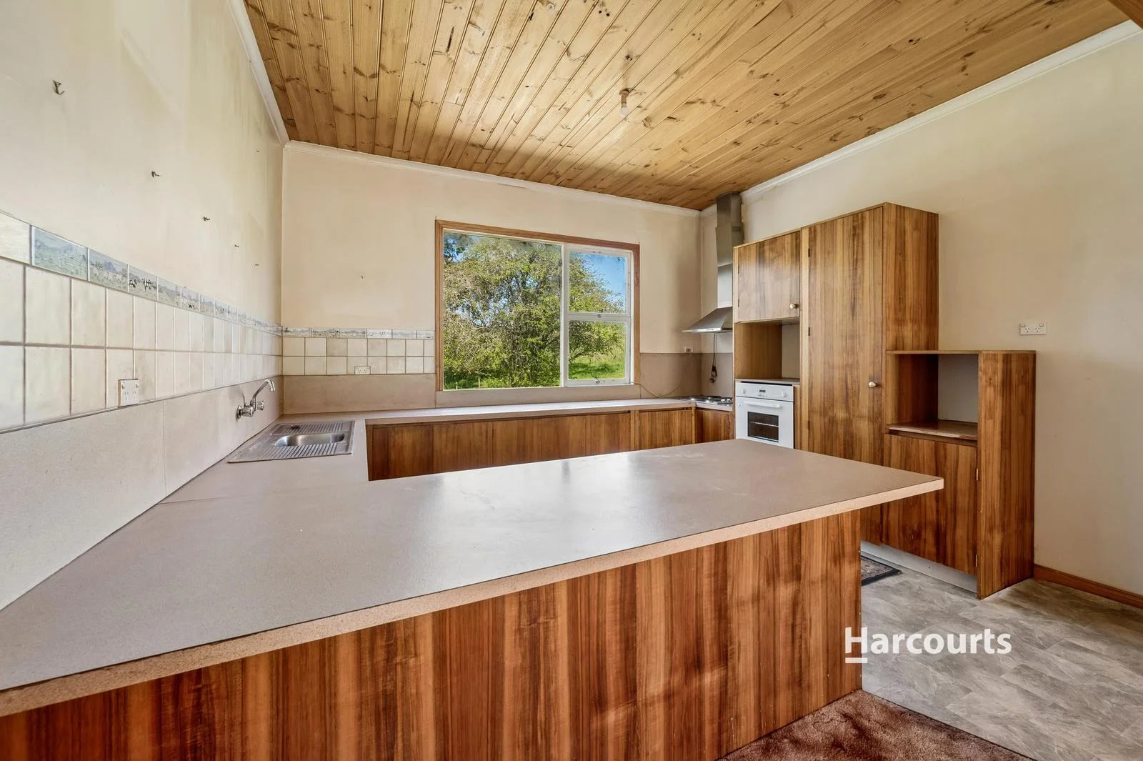 1304 Castra Road - Image 3