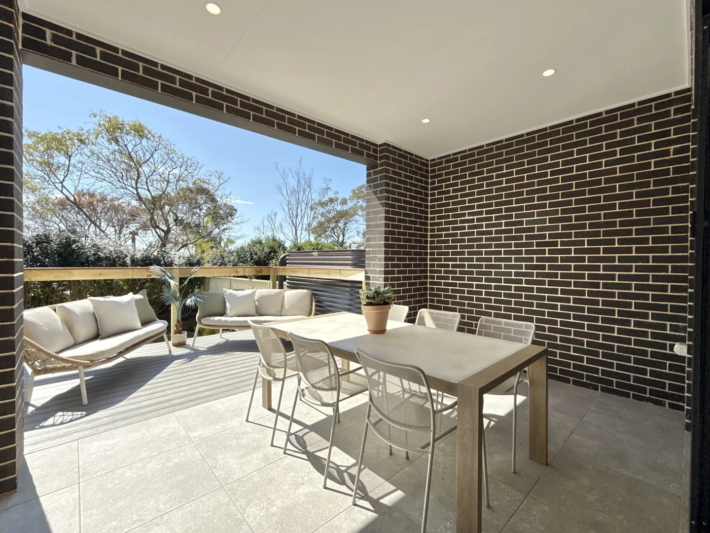 130A Lantana Road (1/1)