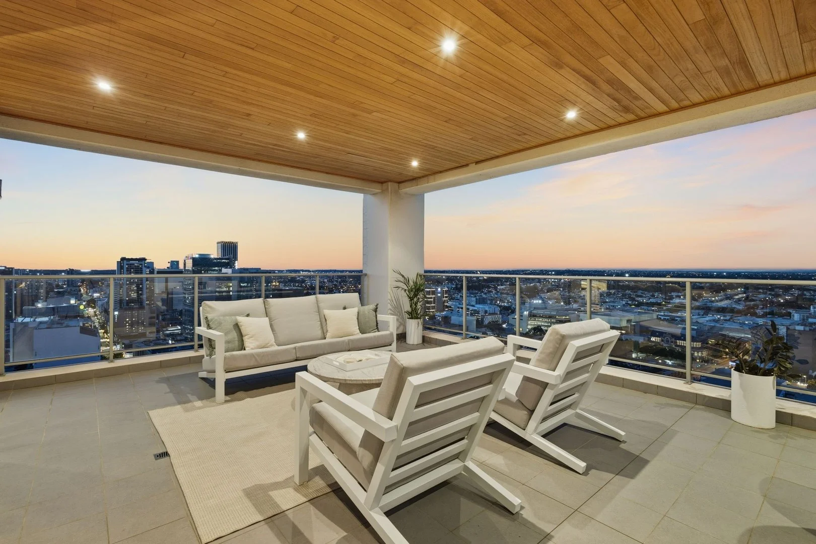 136/580 Hay Street (1/28)